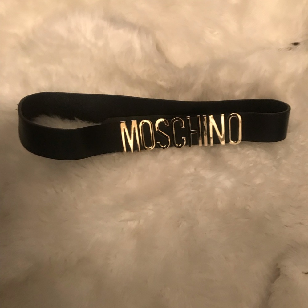 MOSCHINO BELT 32” s/m